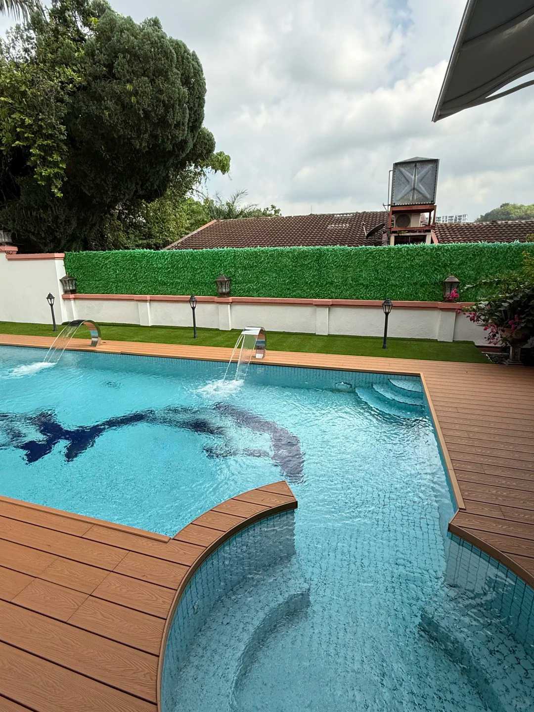 WPC Wall Panels vs Traditional Cladding Materials: Gastos, Pagpapanatili, habang-buhay