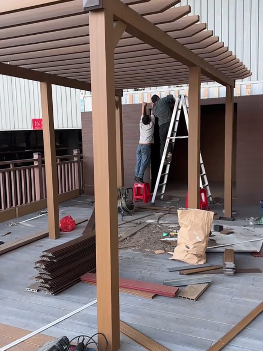 Necowood 2026 B2B Sourcing Guide: Factory-Direct WPC Decking, ASA Cladding at SPC Flooring mula sa China